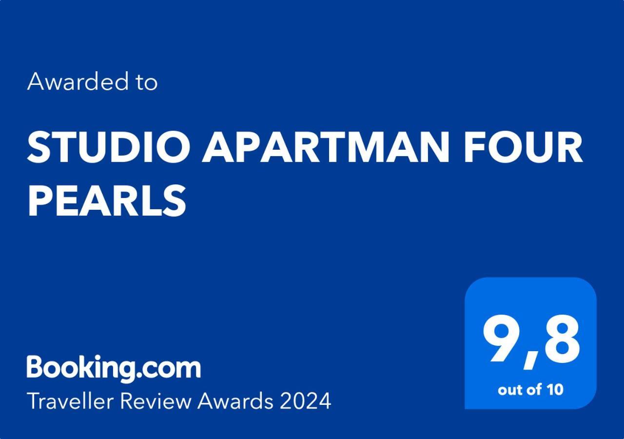 Studio Apartman Four Pearls 카를로바츠 외부 사진